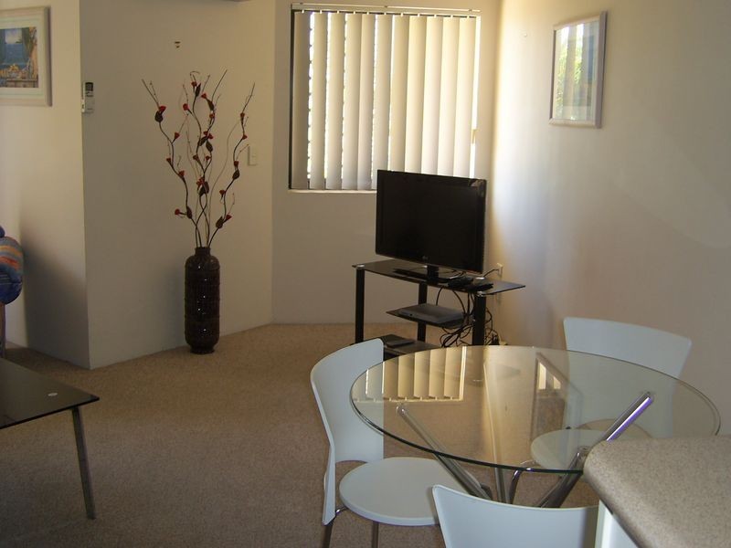 10/452 Marine Parade, Biggera Waters QLD 4216