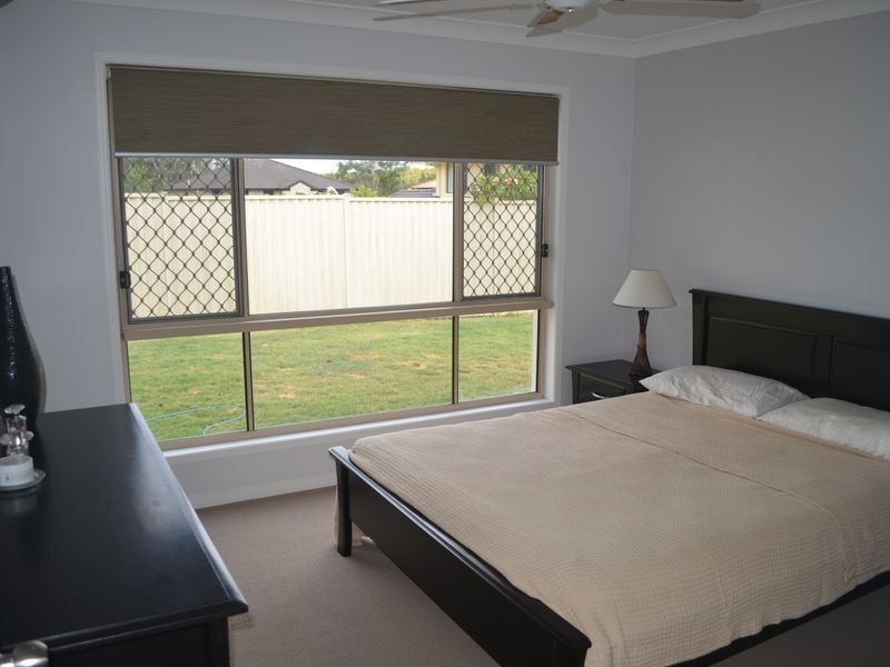 142 Christina Ryan Way, Arundel QLD 4214