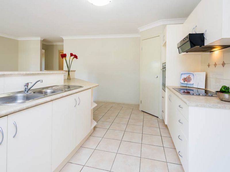 8 Buddy Holly Close, Parkwood QLD 4214