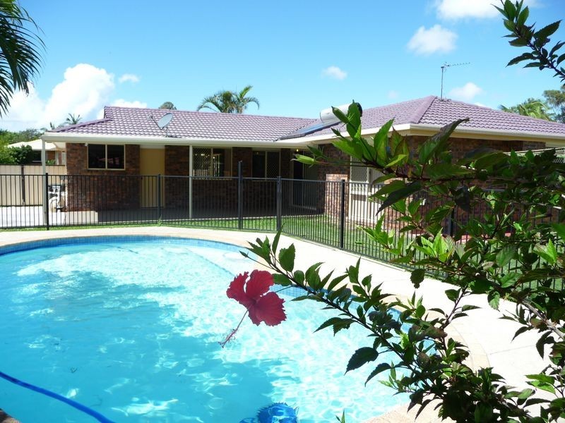 52 Allied Drive, Arundel QLD 4214