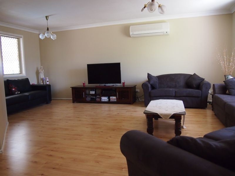 52 Allied Drive, Arundel QLD 4214