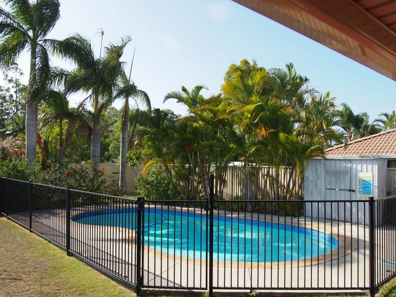 52 Allied Drive, Arundel QLD 4214