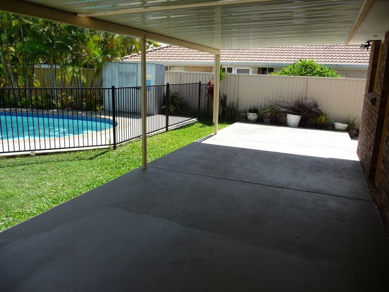 52 Allied Drive, Arundel QLD 4214