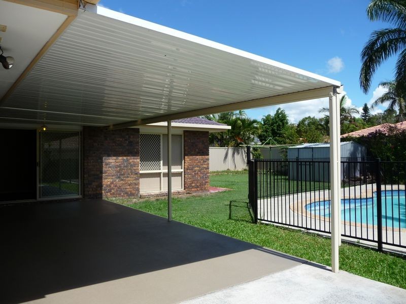 52 Allied Drive, Arundel QLD 4214