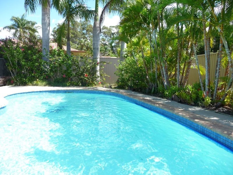 52 Allied Drive, Arundel QLD 4214