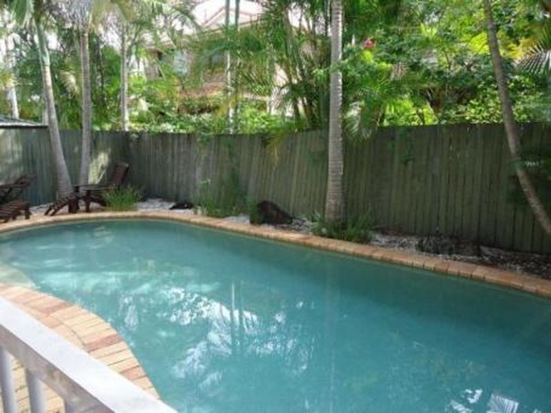 11 Thyme Court, Runaway Bay QLD 4216