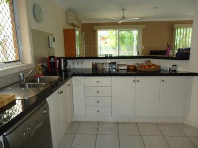 11 Thyme Court, Runaway Bay QLD 4216