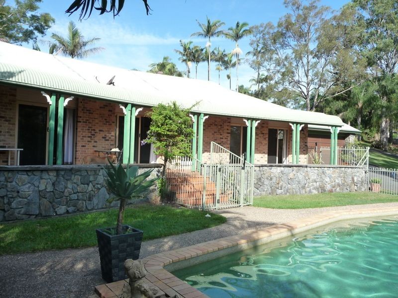 22 Ruth Terrace, Oxenford QLD 4210