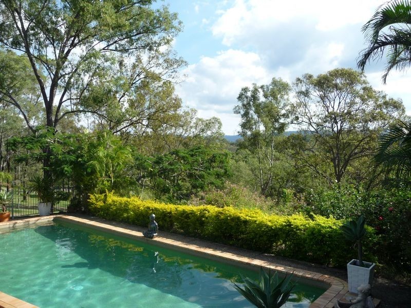 22 Ruth Terrace, Oxenford QLD 4210