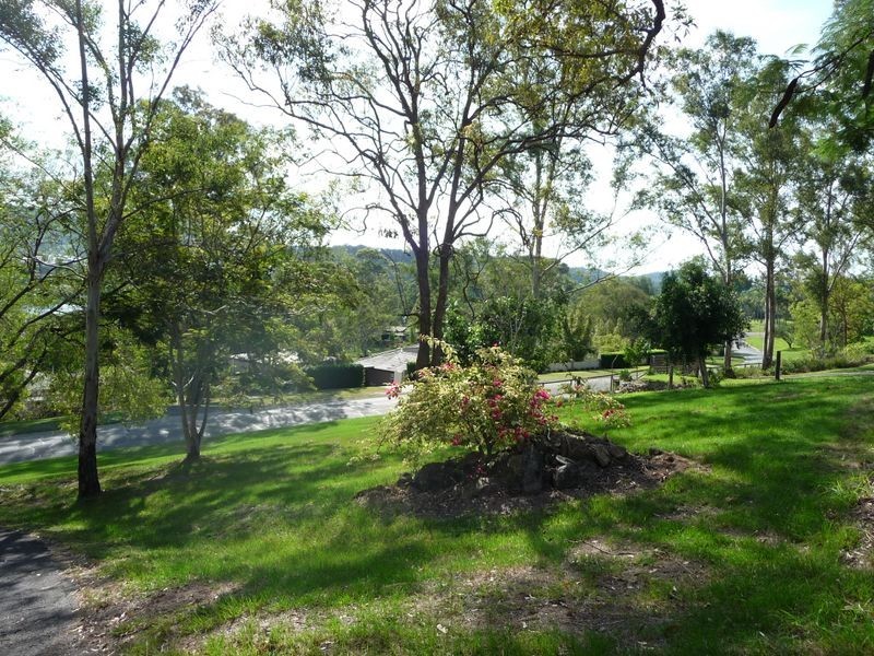 22 Ruth Terrace, Oxenford QLD 4210