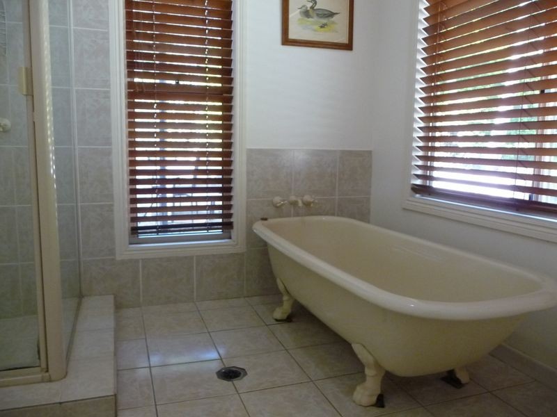 22 Ruth Terrace, Oxenford QLD 4210