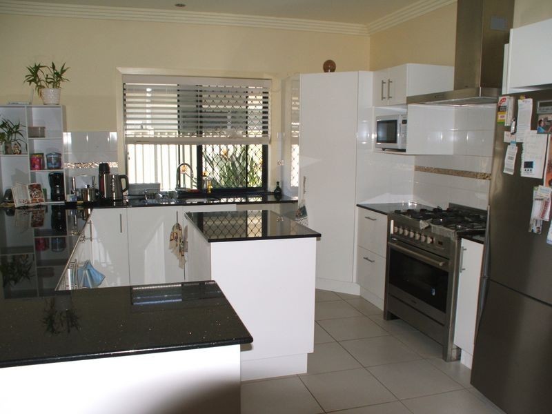 4 Lagos Court, Runaway Bay QLD 4216