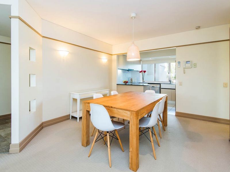 6/76 Chichester Drive, Arundel QLD 4214