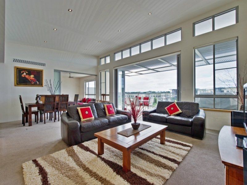 342 / 3-5 Pendraat Parade, Hope Island QLD 4212