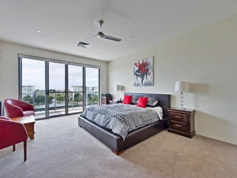 342 / 3-5 Pendraat Parade, Hope Island QLD 4212