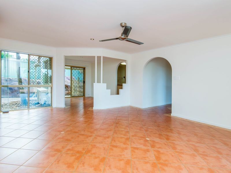 22 Footscray Court, Arundel QLD 4214