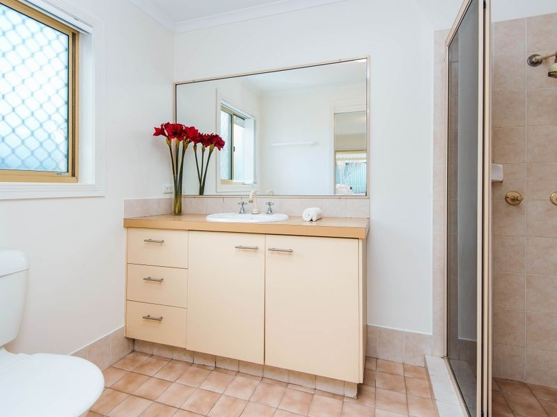 22 Footscray Court, Arundel QLD 4214