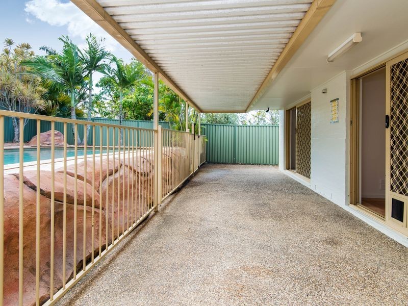 22 Footscray Court, Arundel QLD 4214