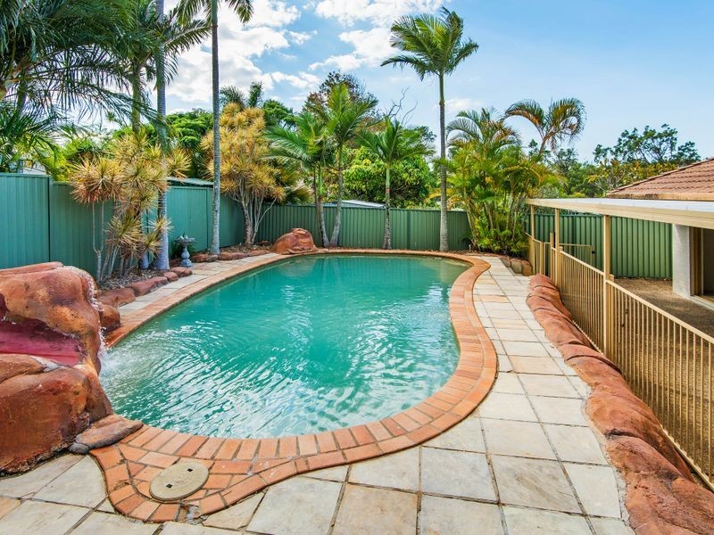 22 Footscray Court, Arundel QLD 4214