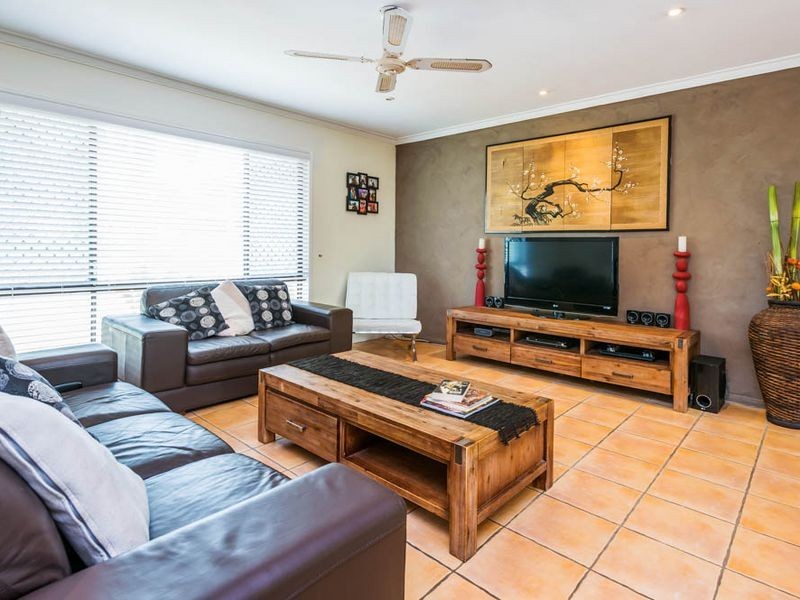 43 Yangoora Crescent, Ashmore QLD 4214