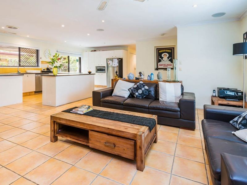 43 Yangoora Crescent, Ashmore QLD 4214