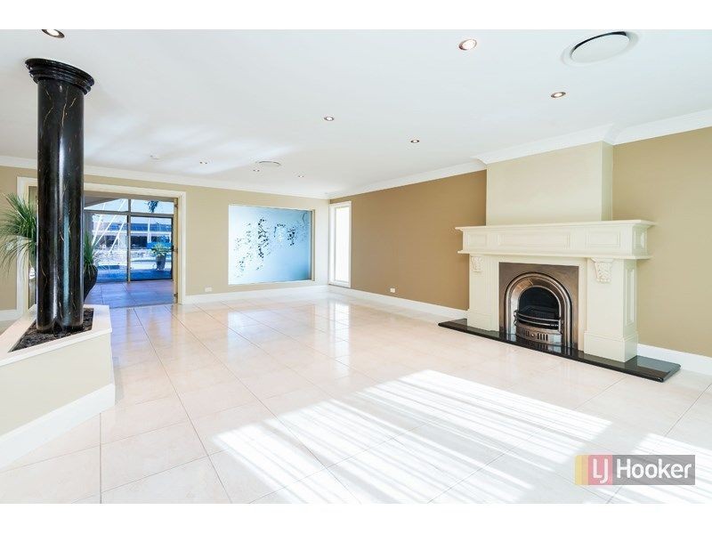 16 OGRADY DRIVE, Paradise Point QLD 4216