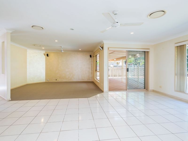 73 Cootharaba Drive, Helensvale QLD 4212