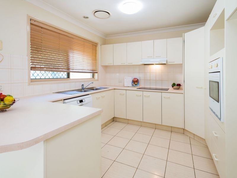 73 Cootharaba Drive, Helensvale QLD 4212
