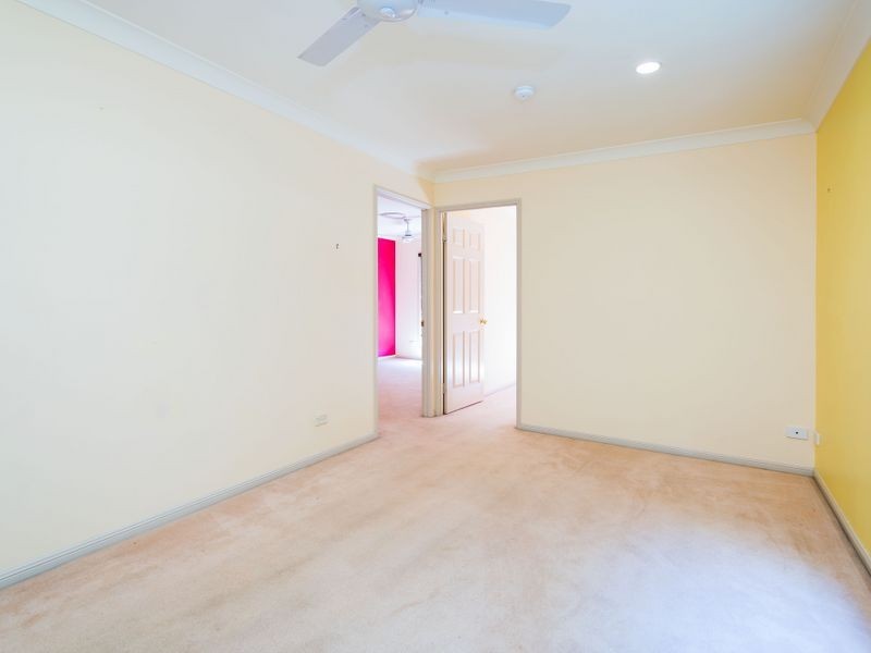 73 Cootharaba Drive, Helensvale QLD 4212