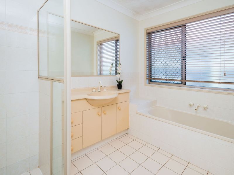 73 Cootharaba Drive, Helensvale QLD 4212