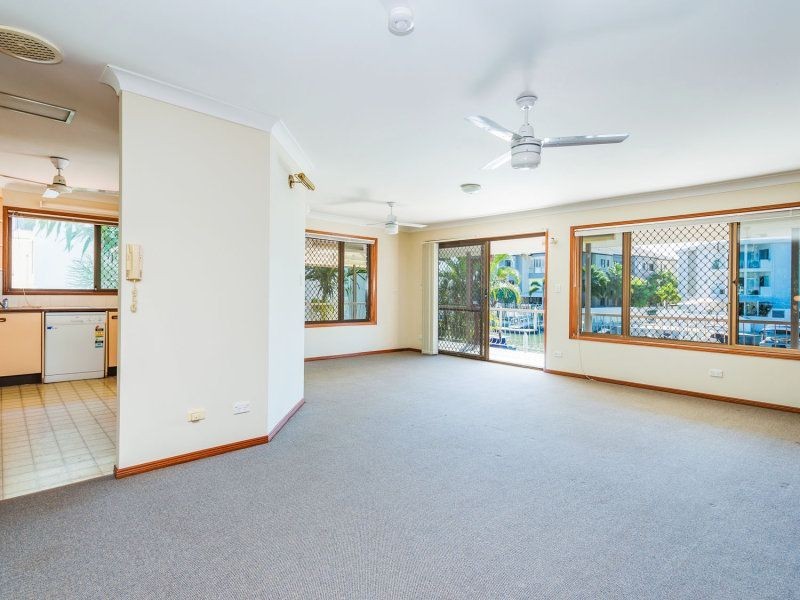 21 Madang Crescent, Runaway Bay QLD 4216