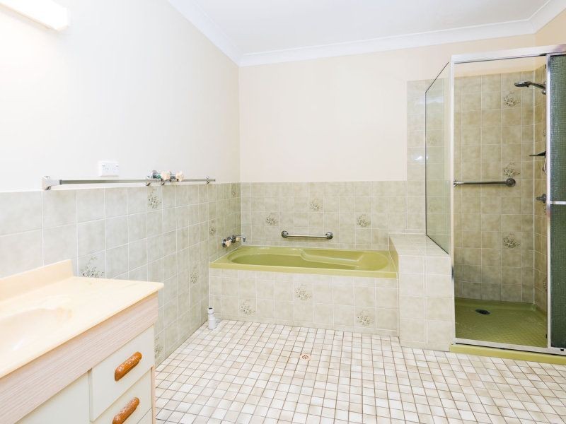21 Madang Crescent, Runaway Bay QLD 4216