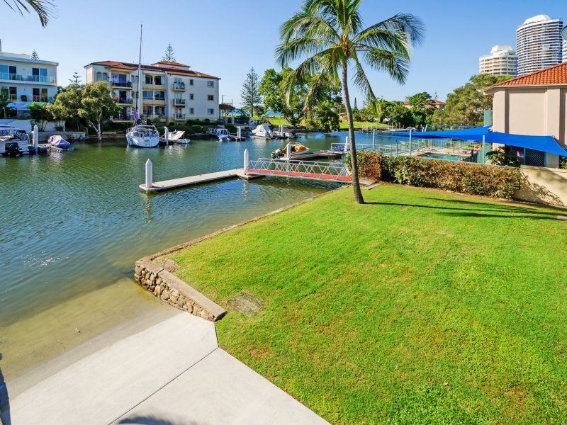 21 Madang Crescent, Runaway Bay QLD 4216