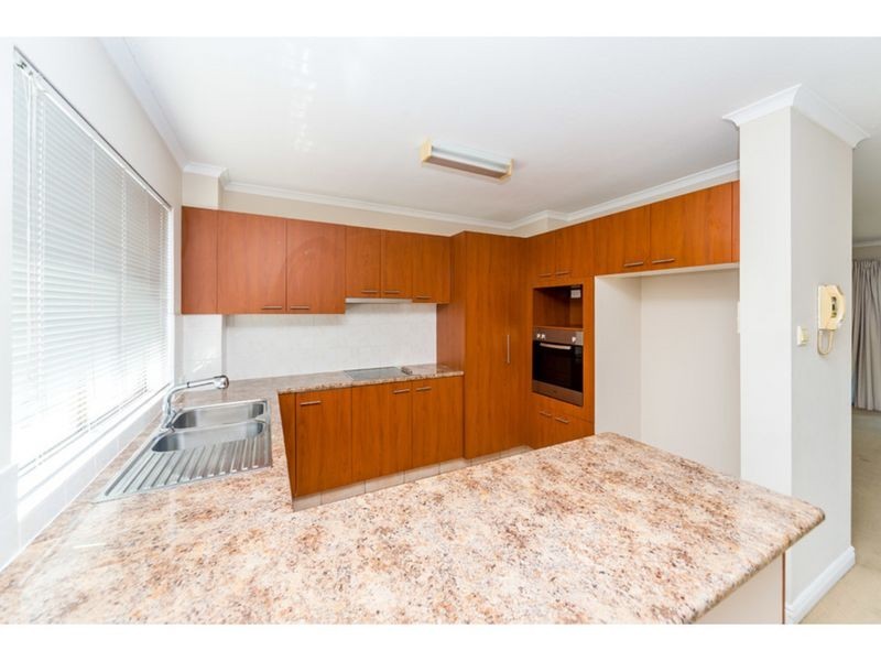 3/106 Bayview Street, Runaway Bay QLD 4216