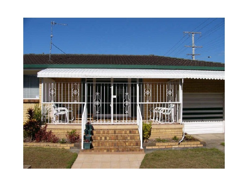 2 Kropp Street, Biggera Waters QLD 4216