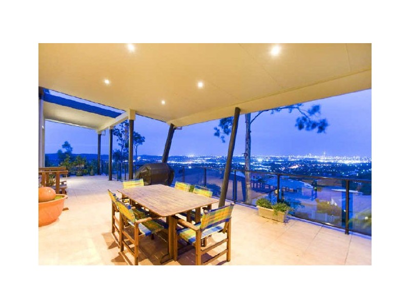 8 Galleria Court, Highland Park QLD 4211