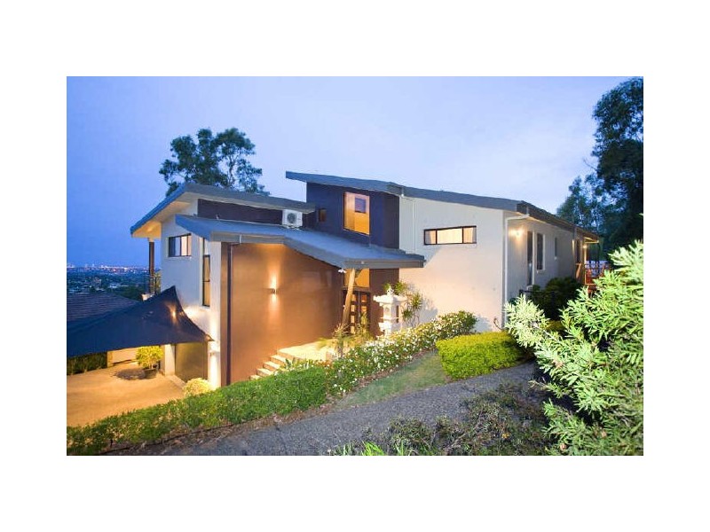 8 Galleria Court, Highland Park QLD 4211