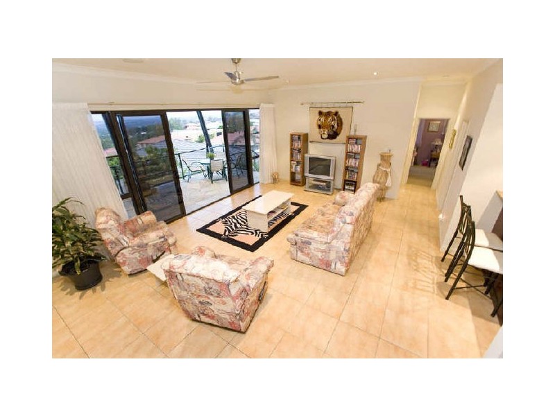 8 Galleria Court, Highland Park QLD 4211