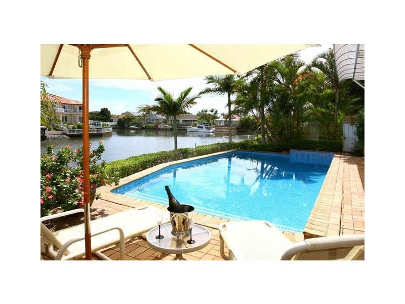 161 Pebble Beach Drive, Runaway Bay QLD 4216