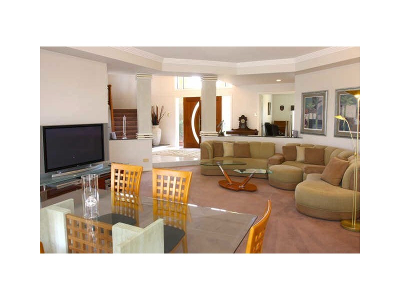 161 Pebble Beach Drive, Runaway Bay QLD 4216