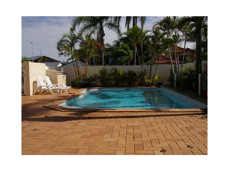 52 Pebble Beach Drive, Runaway Bay QLD 4216