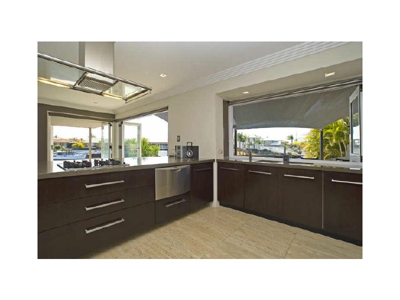 1 Sundance Way, Runaway Bay QLD 4216