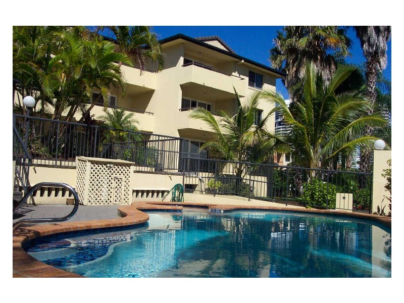 18/65 Bayview Street, Runaway Bay QLD 4216