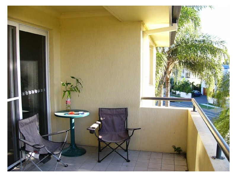 18/65 Bayview Street, Runaway Bay QLD 4216