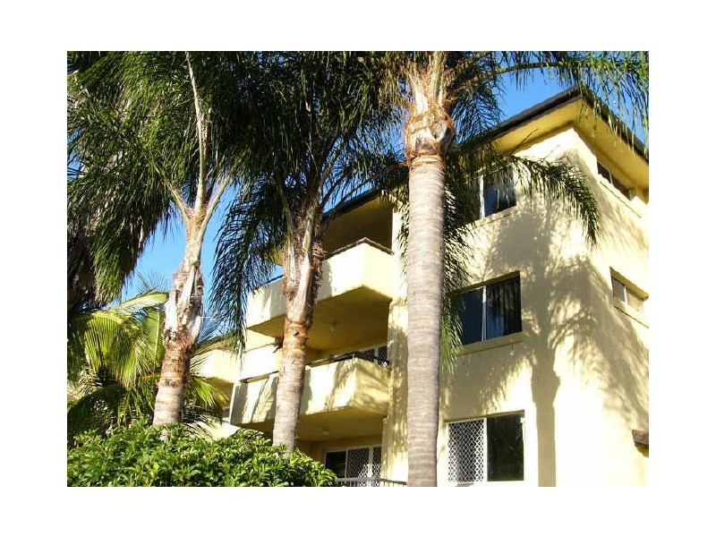 18/65 Bayview Street, Runaway Bay QLD 4216