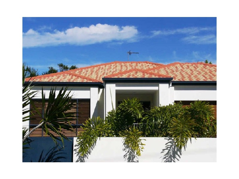 8 Broadwater Street, Runaway Bay QLD 4216