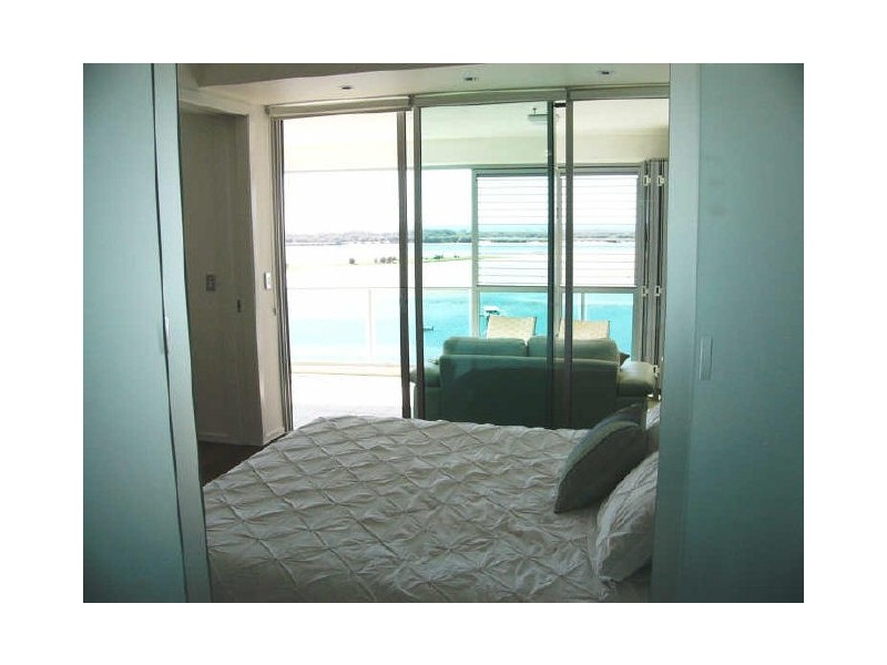 1004/300 Marine Parade, Labrador QLD 4215