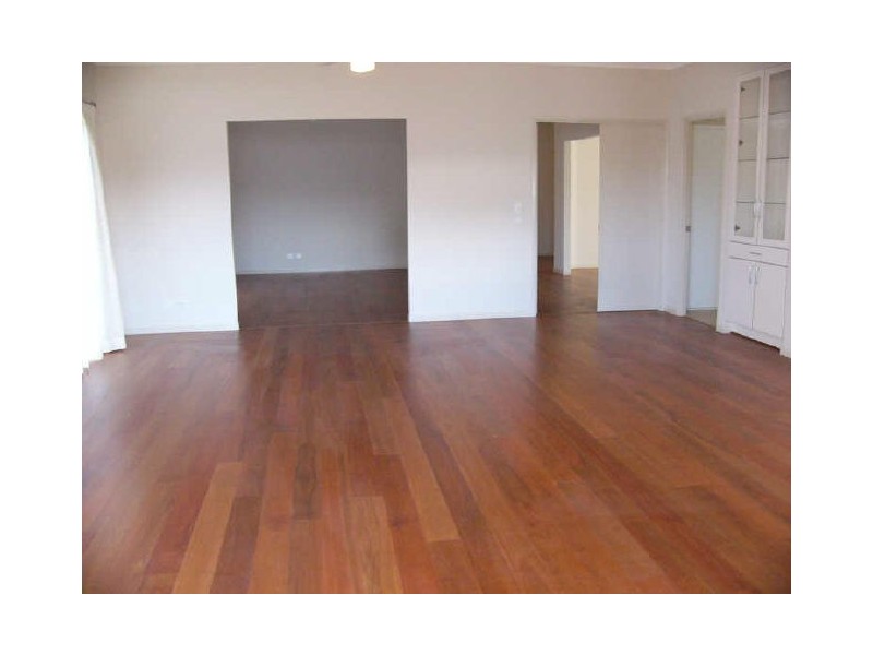 27 Ocean Street, Runaway Bay QLD 4216