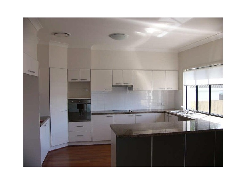 27 Ocean Street, Runaway Bay QLD 4216