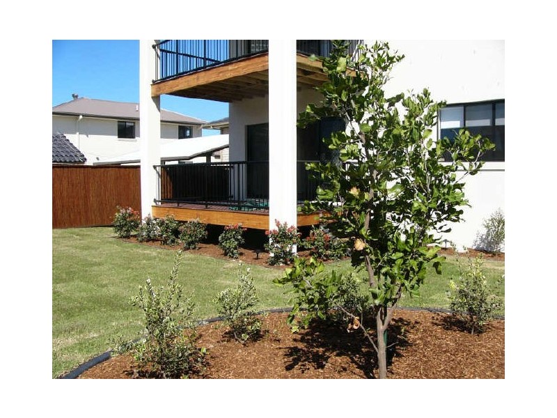 27 Ocean Street, Runaway Bay QLD 4216